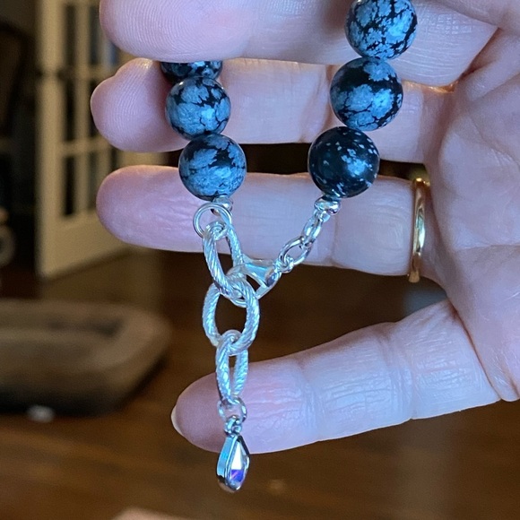 Lava rock necklace with marble pendant & snowflake jasper bracelet + earrings - Picture 7 of 8